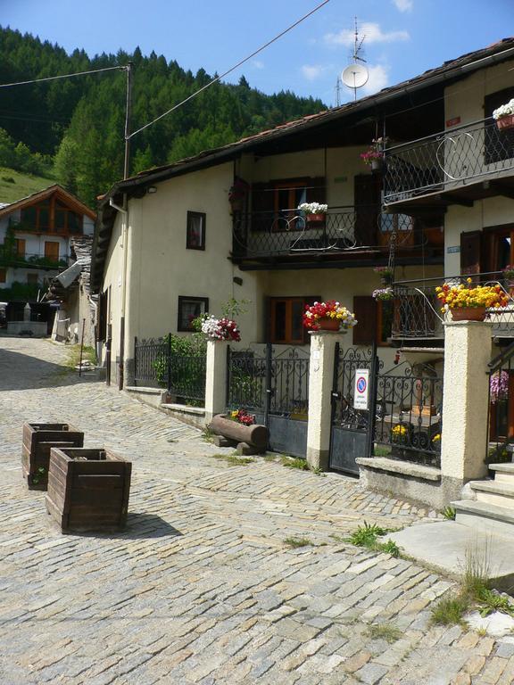 Appartamento Dal Maestro Serafino Pragelato Habitación foto